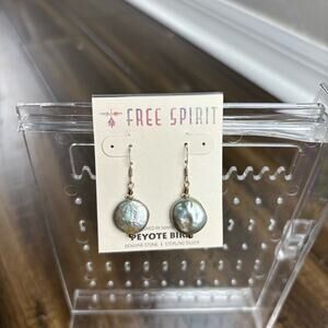 NWT Free Spirit Peyote Bird sterling Silver Earrings, grey mother of pearl sheen